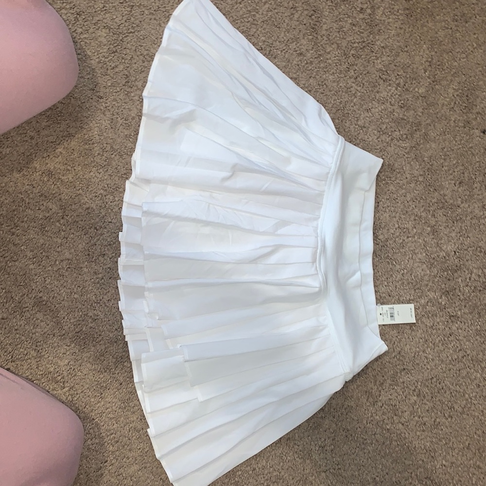 AERIE WHITE TENNIS SKIRT